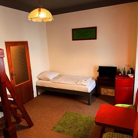 Pension Alfa & Whisky Pub Табор Екстериор снимка