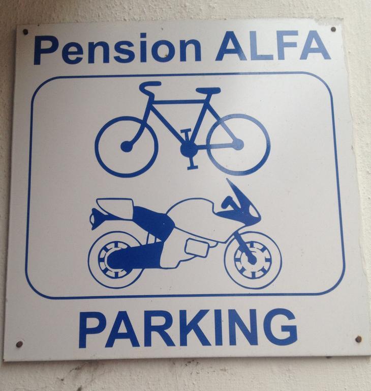 Pension Alfa & Whisky Pub Табор Екстериор снимка